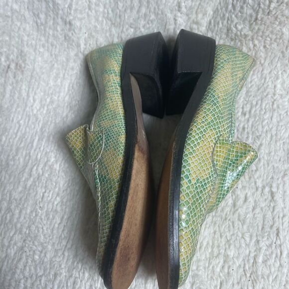 MABOU leather snake skin print Green and Yellow Loafers Block heels SZ8 main image 5